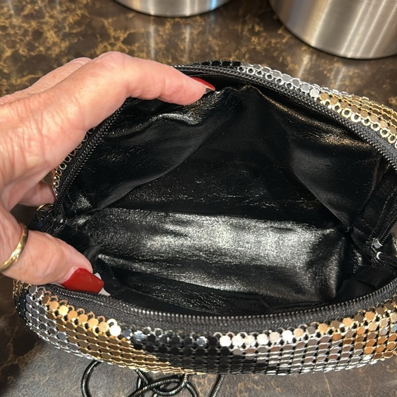 Gold, black, & silver Mesh Evening Crossbody/shoulder Bag ! EUC! No call outs! - Picture 5 of 10